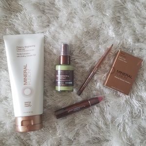 MAKE AN OFFER! Mineral Fusion Makeup/Skincare Lot